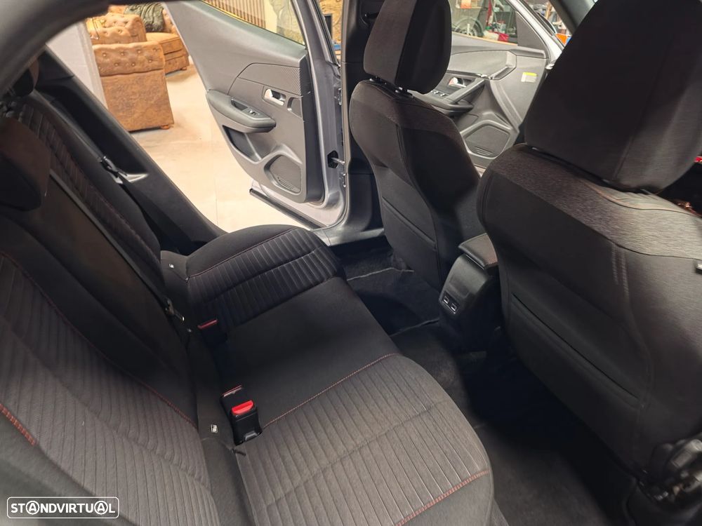 Peugeot e-2008 50 kWh Active Pack - 7