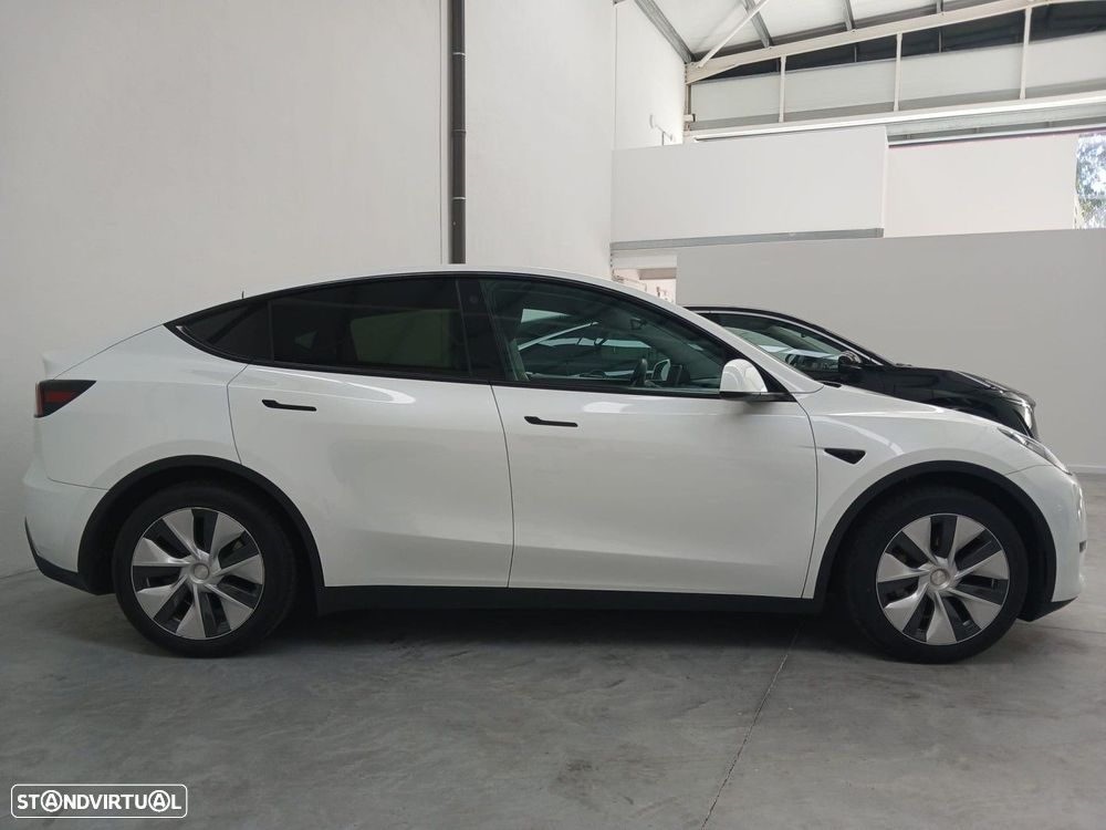 Tesla Model Y Standard - 13