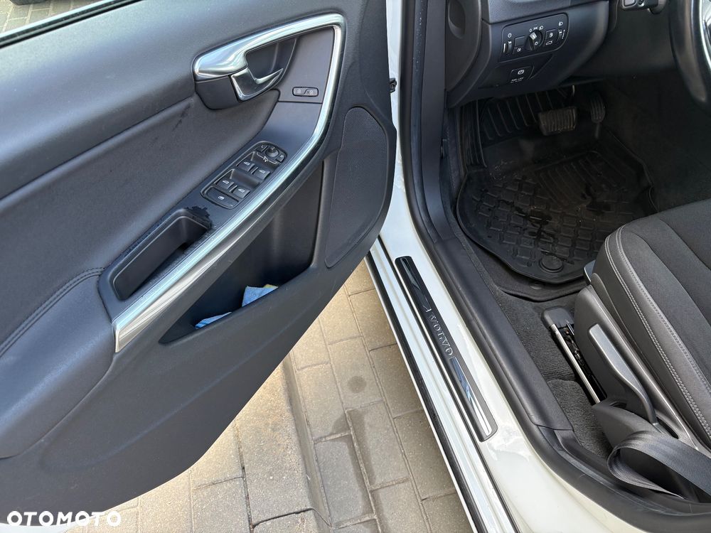 Volvo V60 T4 Geartronic Powershift Momentum - 18