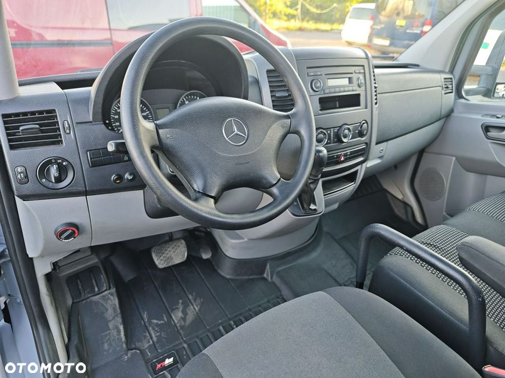 Mercedes-Benz Sprinter - 21