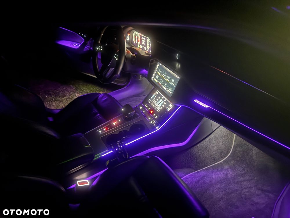 Audi A6 Avant 40 TDI quattro S tronic - 24