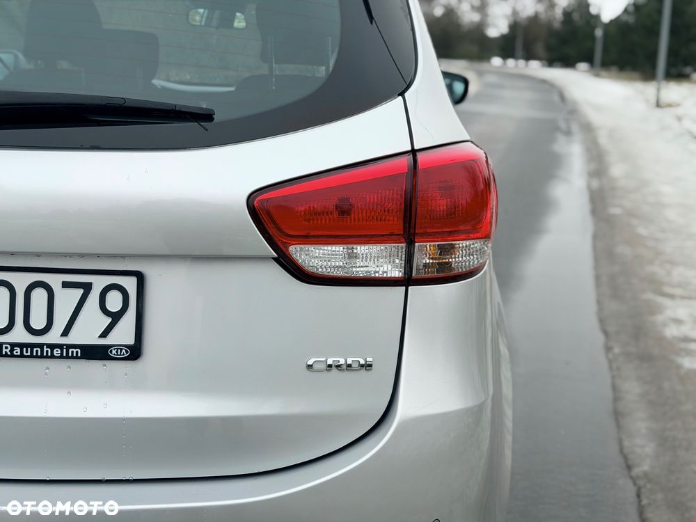 Kia Carens 1.7 CRDi 136 Dream Team Edition - 14