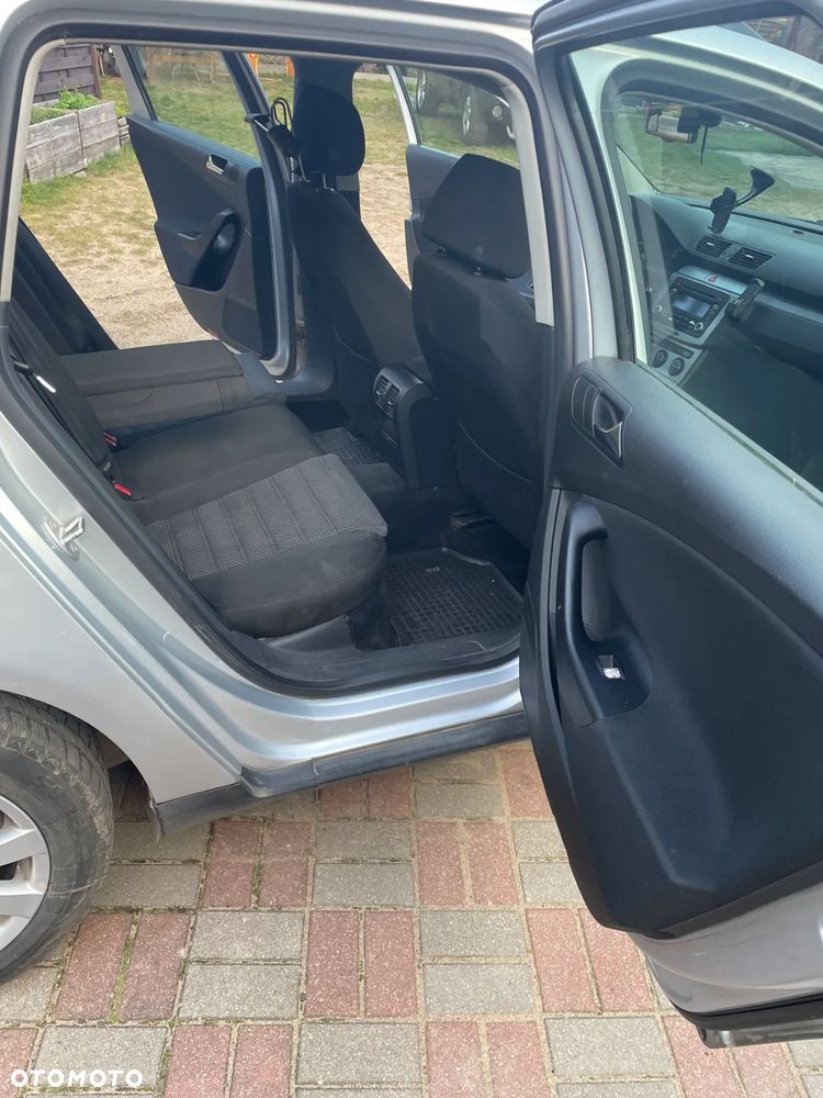 Volkswagen Passat 2.0 TDI Comfortline - 14