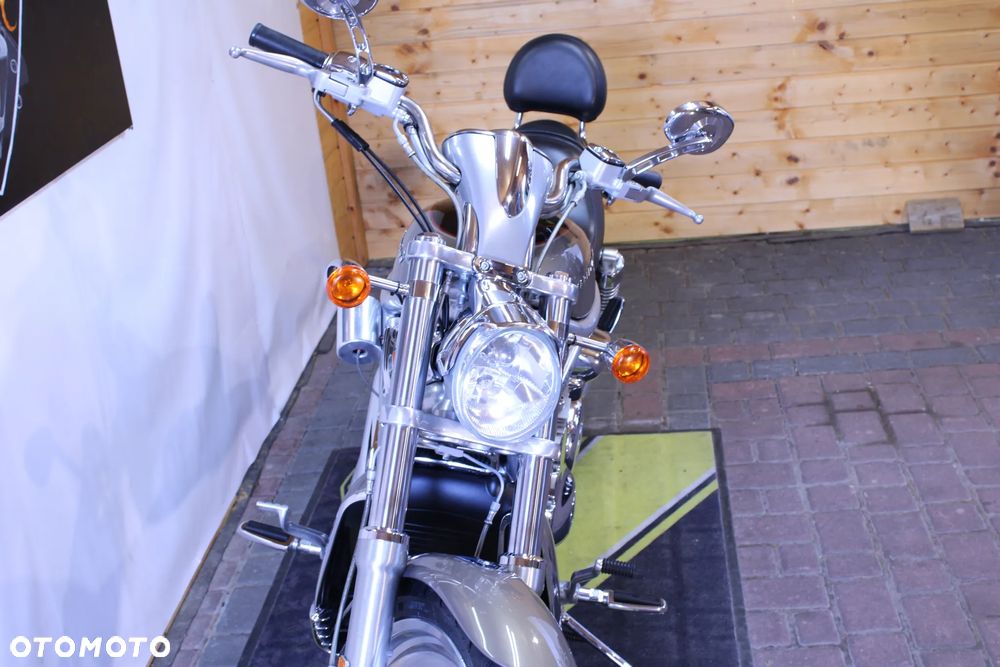 Harley-Davidson V-Rod Street Rod - 26