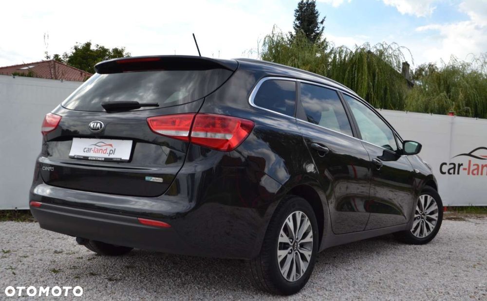 Kia Ceed 1.6 CRDi 136 ISG UEFA EURO 2016 - 16