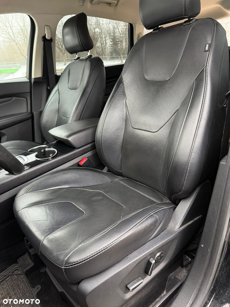 Ford S-Max 2.0 TDCi Titanium PowerShift - 24