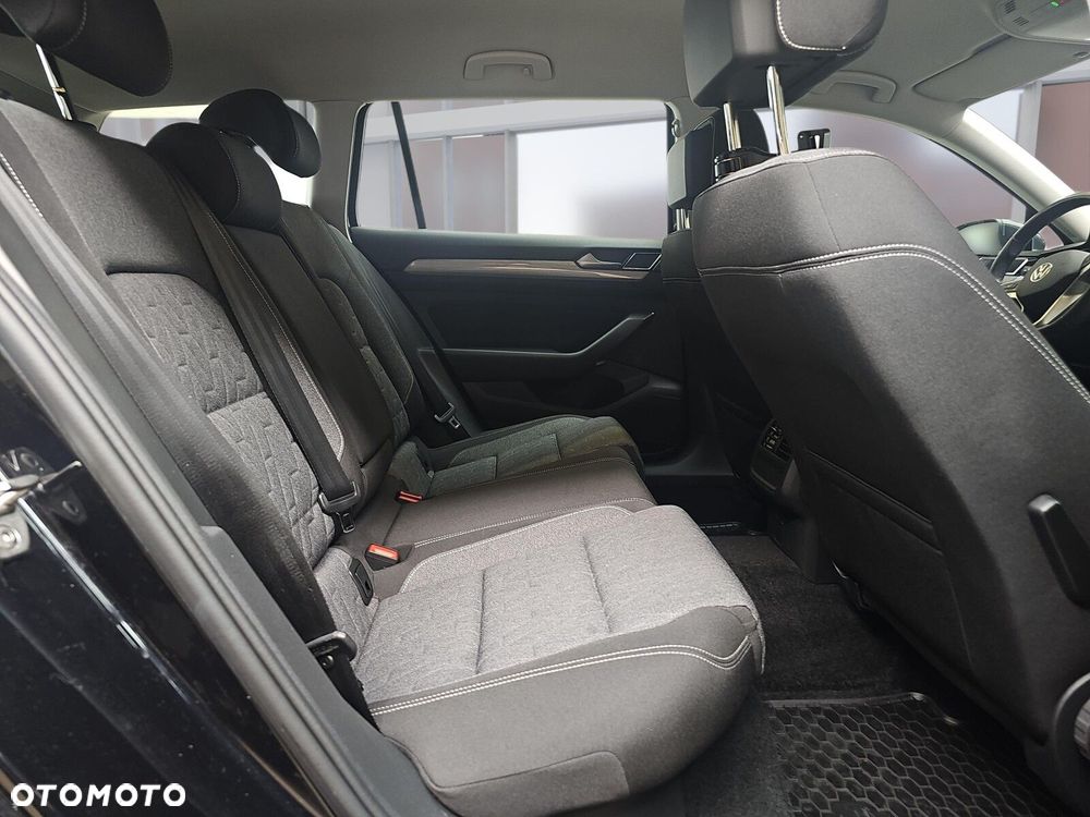 Volkswagen Passat Variant 1.5 TSI EVO Business DSG - 12