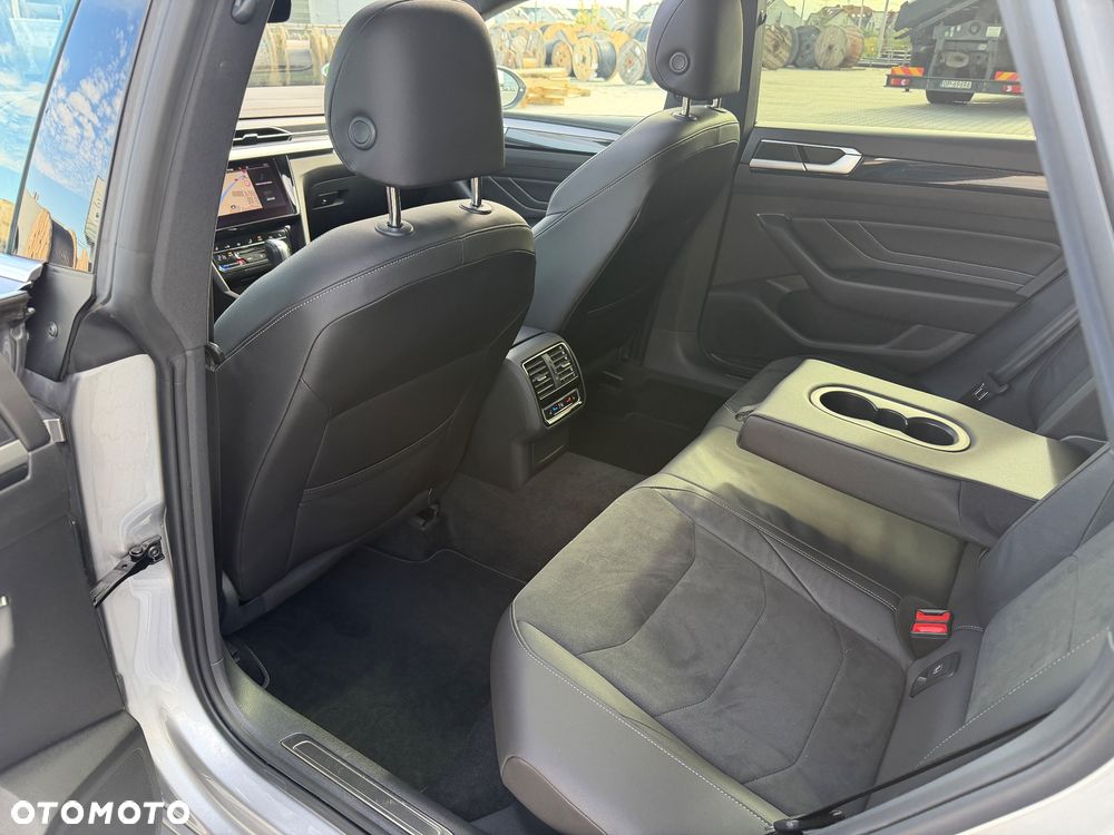 Volkswagen Arteon 2.0 TDI SCR 4Motion DSG R-Line - 17