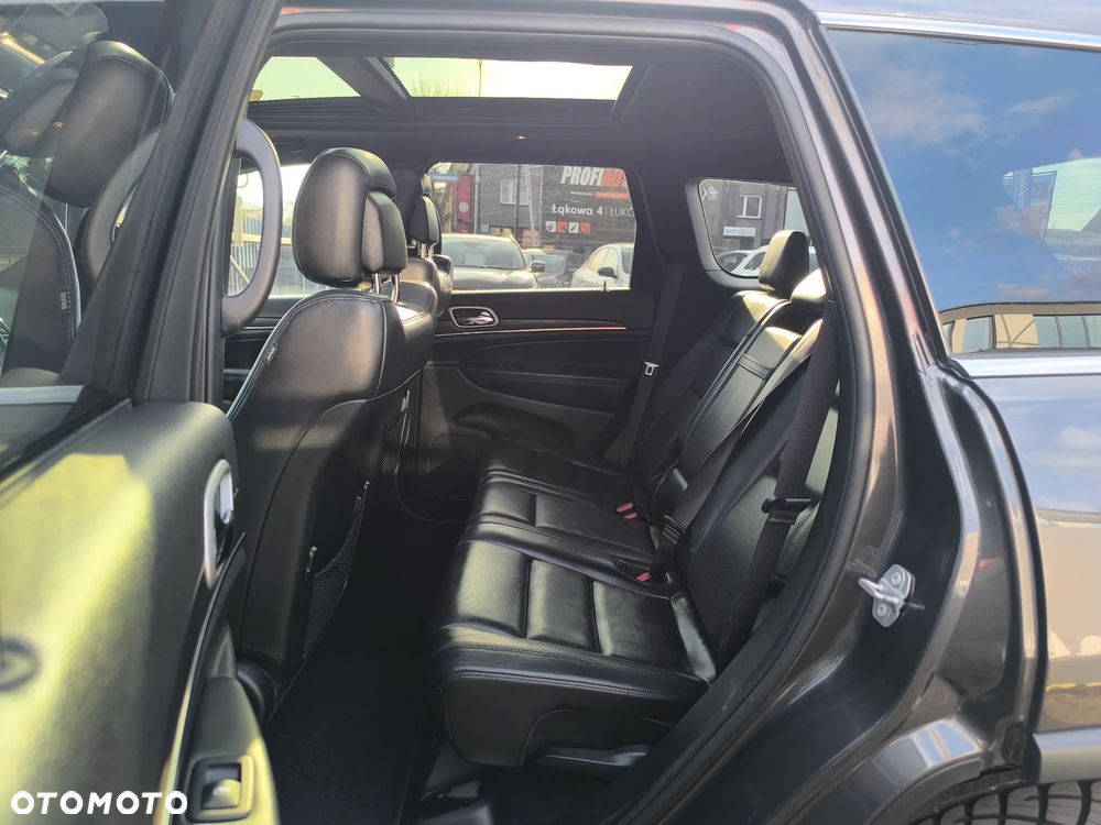 Jeep Grand Cherokee - 22