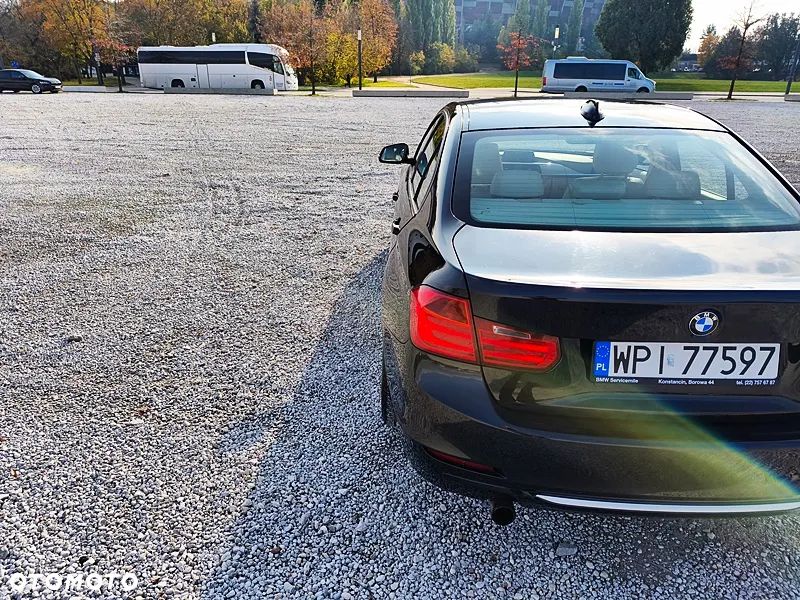 BMW Seria 3 320i Modern Line - 9