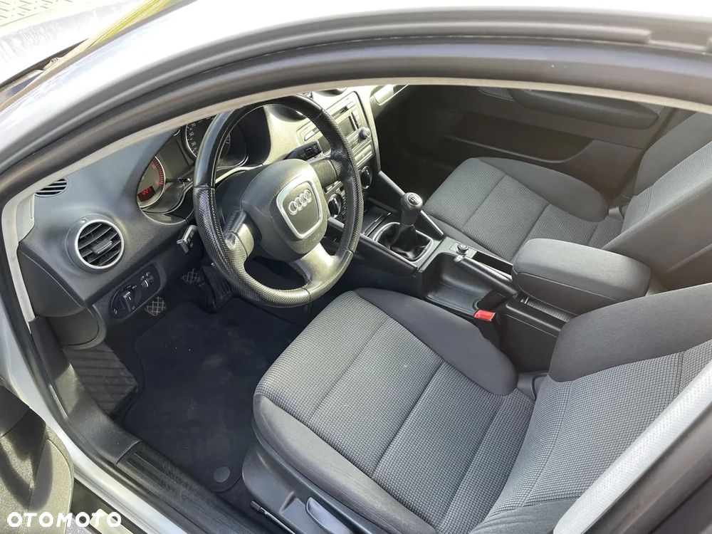 Audi A3 Sportback 1.9 TDI Ambiente - 9