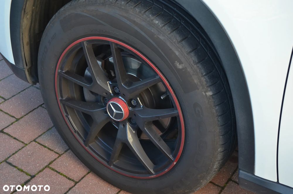 Mercedes-Benz GLA 200 d 7G-DCT AMG Line - 17