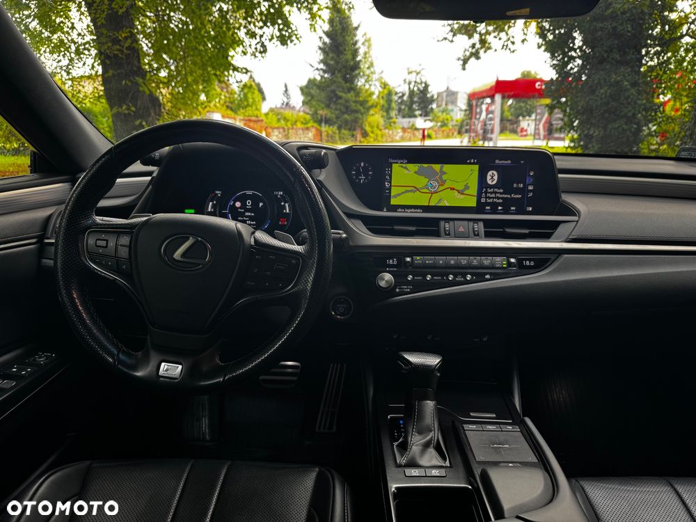 Lexus ES 300h F Sport - 14