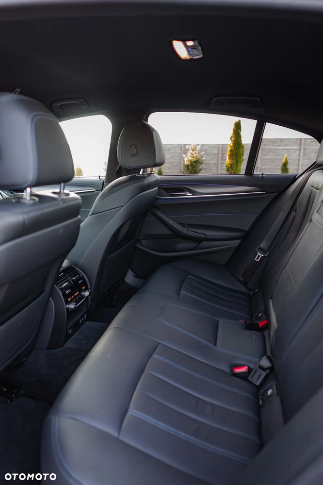BMW Seria 5 530d xDrive mHEV sport - 11