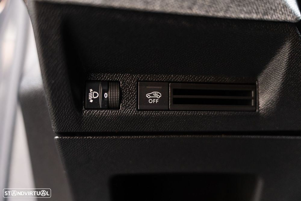 Peugeot 3008 1.2 Hybrid Allure e-DCS6 - 30