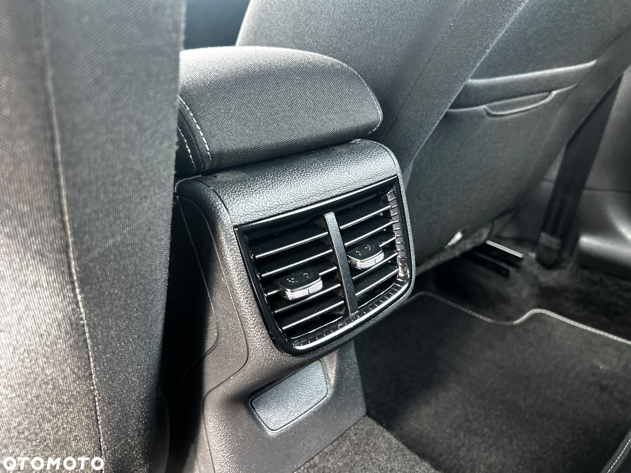 Skoda Fabia 1.0 TSI Monte Carlo - 37