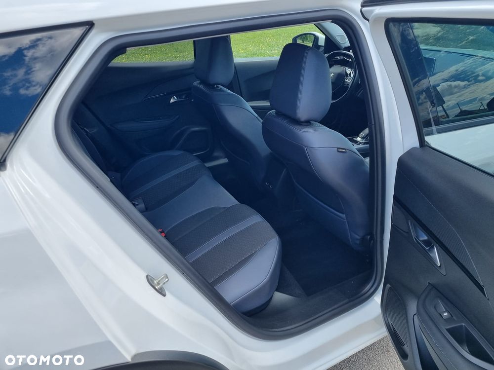 Peugeot 2008 BlueHDi 130 EAT8 Allure Pack - 11