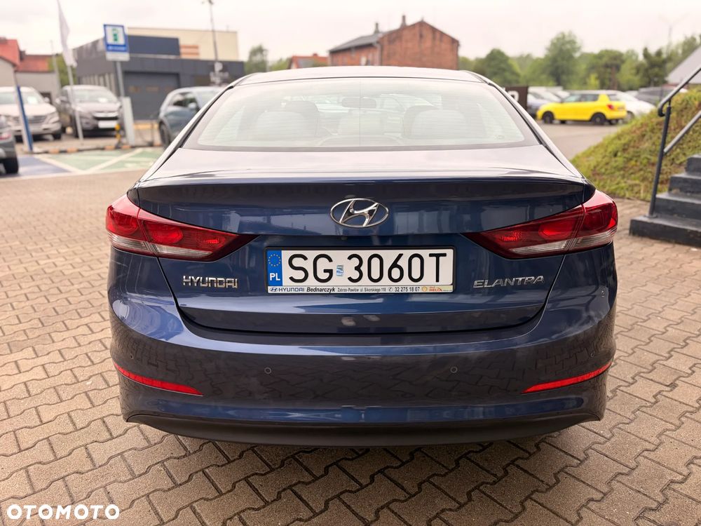 Hyundai Elantra 1.6 Comfort - 7
