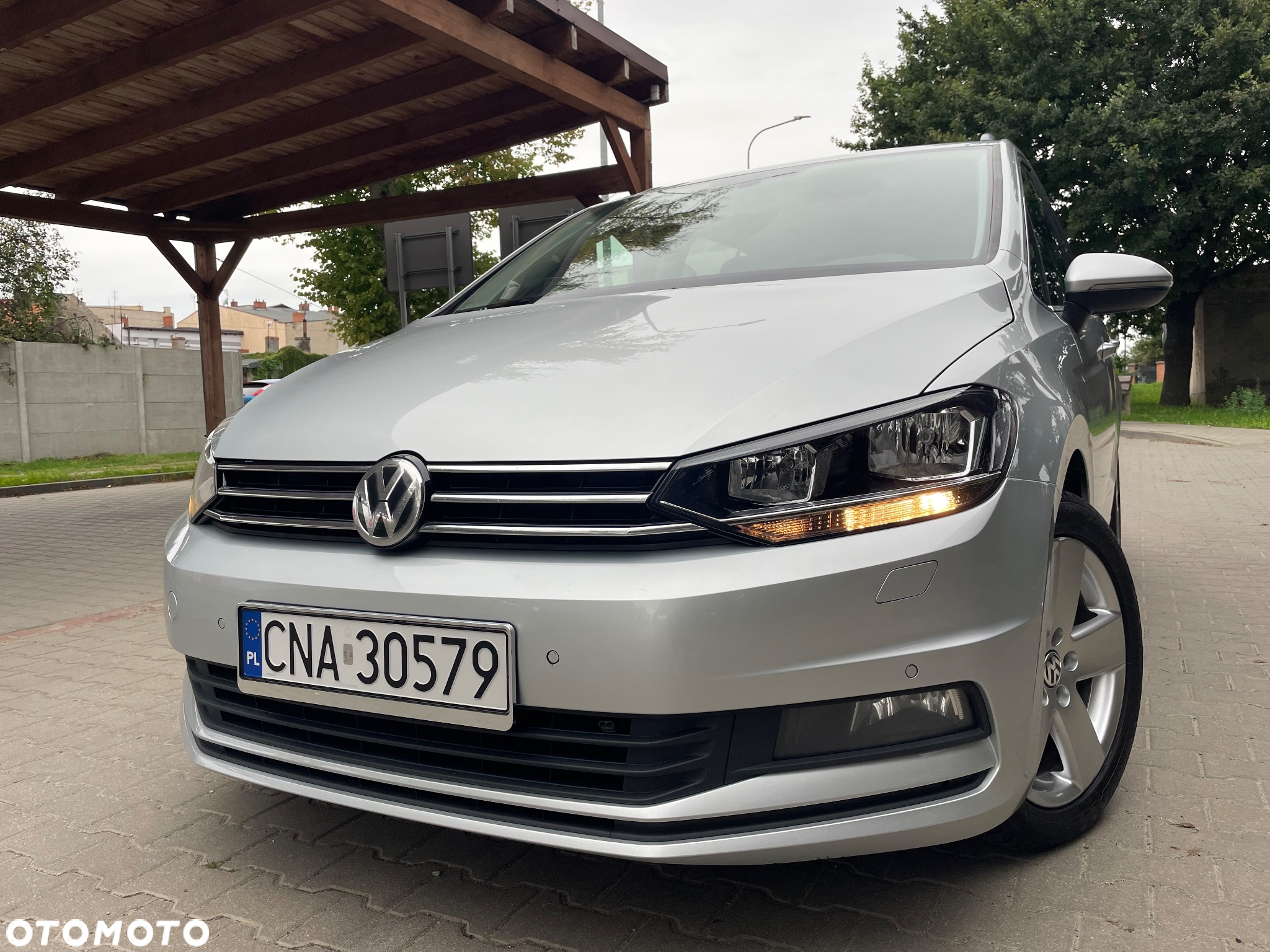 Volkswagen Touran 1.6 TDI SCR (BlueMotion Technology) DSG Comfortline - 4