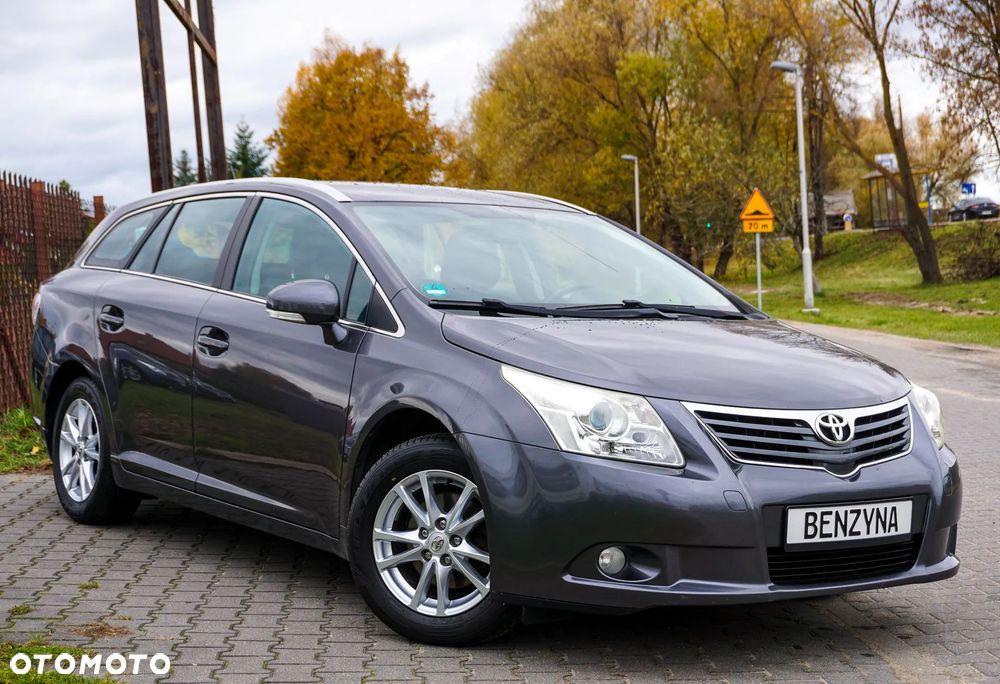 Toyota Avensis 1.8 Comfort - 11