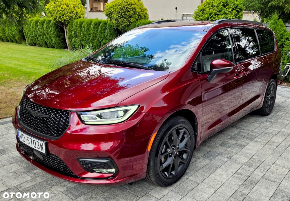 Chrysler Pacifica - 4
