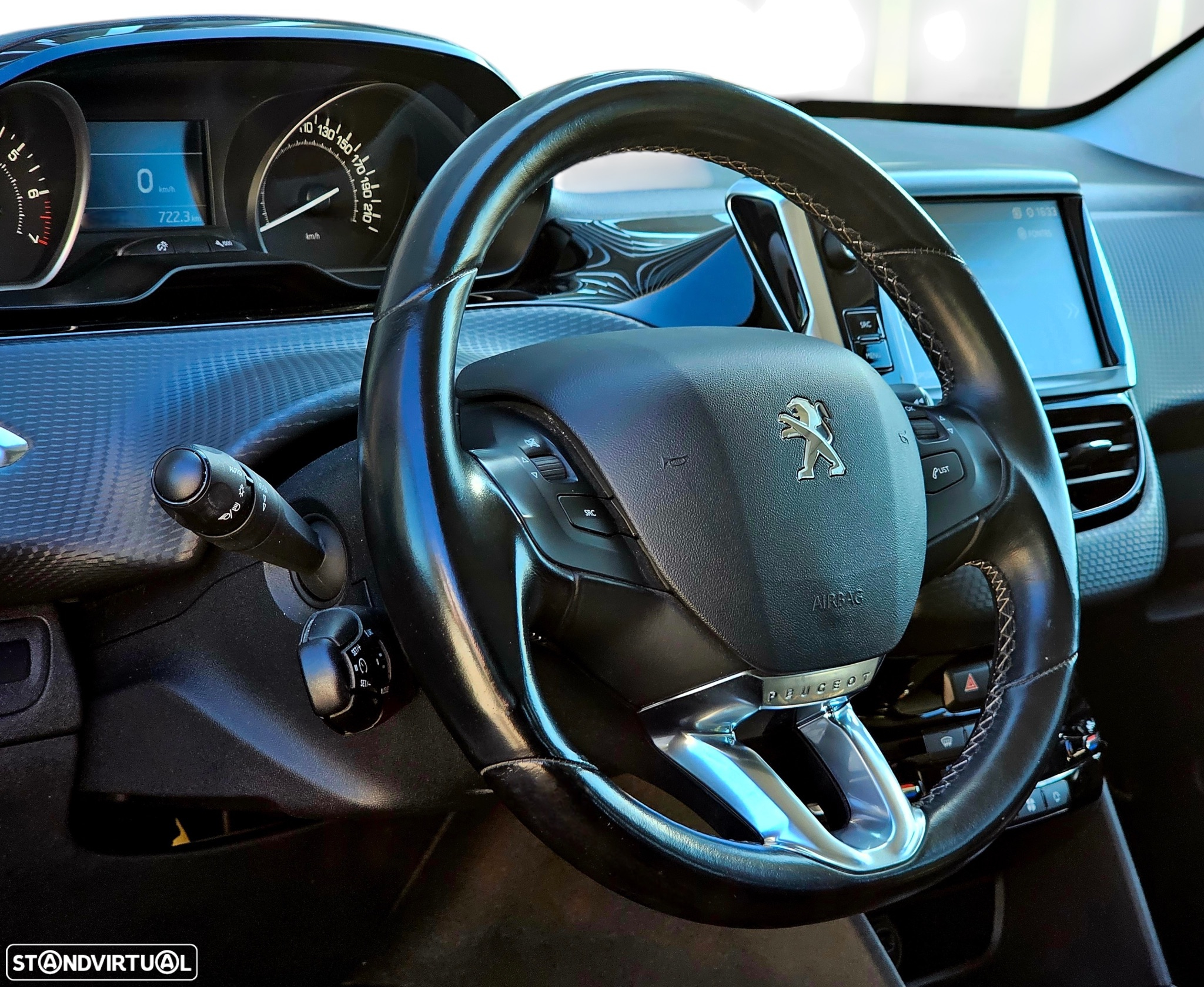 Peugeot 208 1.2 PureTech Allure - 15
