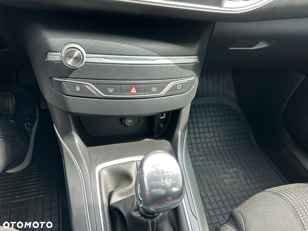 Peugeot 308 BlueHDi FAP 120 Stop & Start Allure - 23