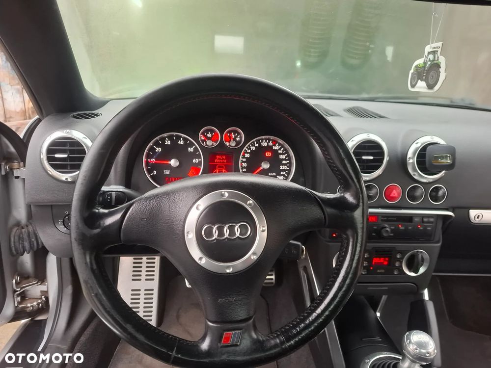 Audi TT Coupé 1.8T Quattro - 17