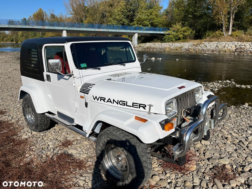 Jeep Wrangler 2.5L - 18