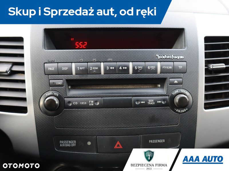 Mitsubishi Outlander - 14