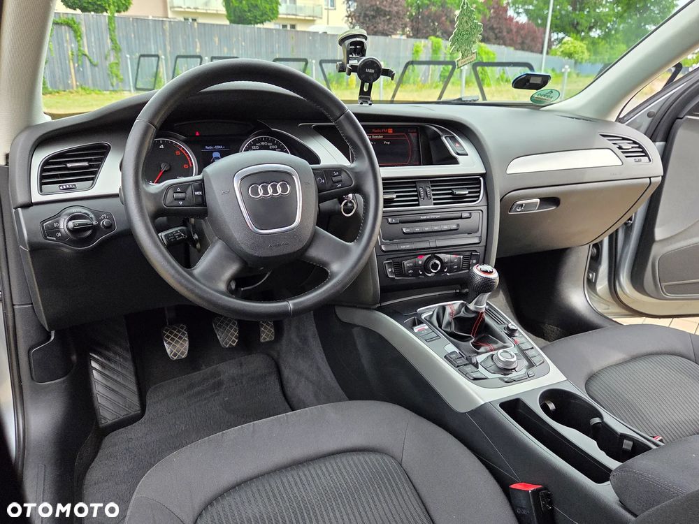 Audi A4 Avant 2.0 TDI DPF Ambiente - 30