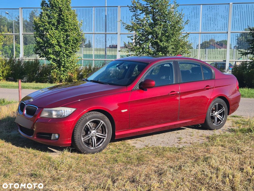 BMW 3 Series 2009 photo 2