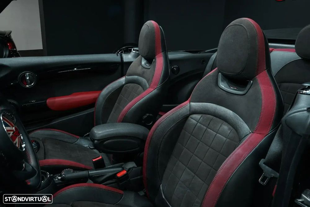 MINI Cabrio John Cooper Works - 12