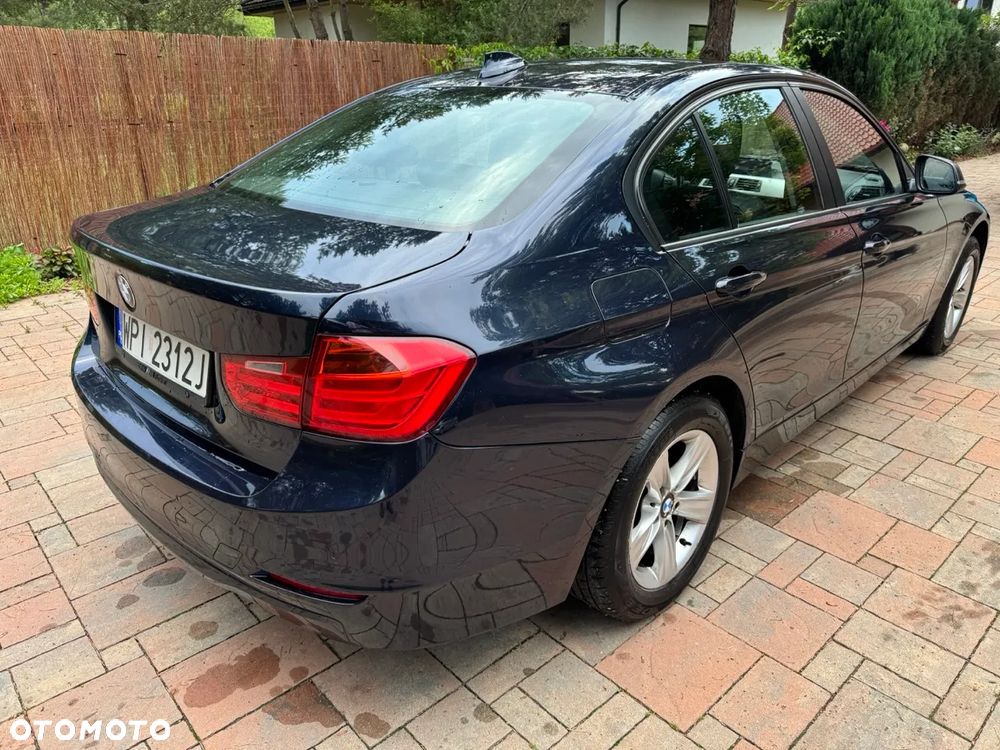 BMW Seria 3 318d - 15