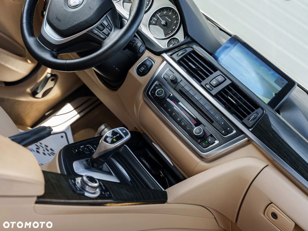 BMW Seria 3 335i xDrive Sport-Aut Luxury Line - 20