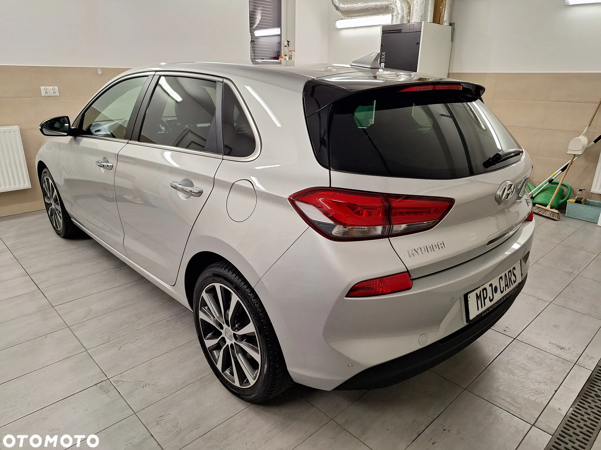 Hyundai i30 1.4 T-GDI Premiere Luxury - 9