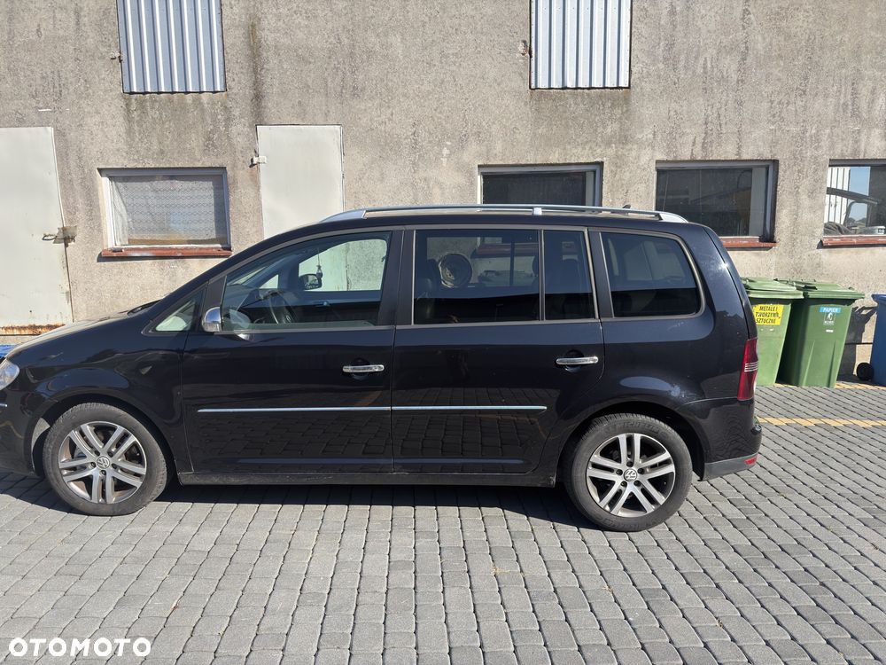 Volkswagen Touran 2007 photo 2