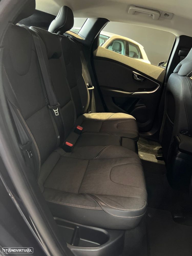 Volvo V40 Cross Country 2.0 D3 - 28