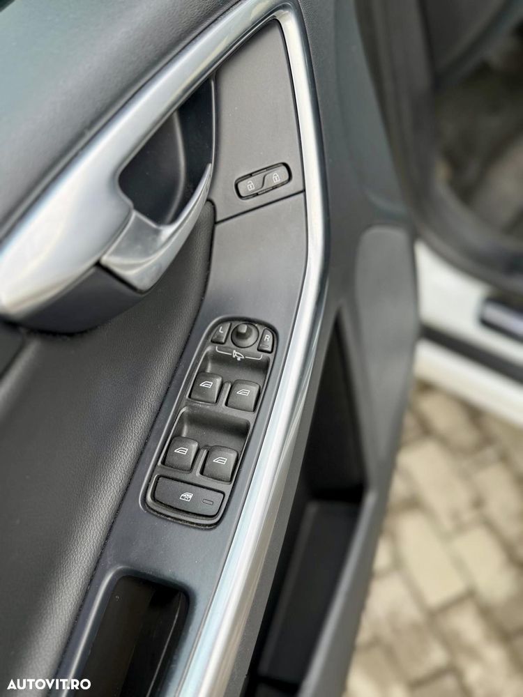 Volvo XC 60 D4 Geartronic Summum - 10