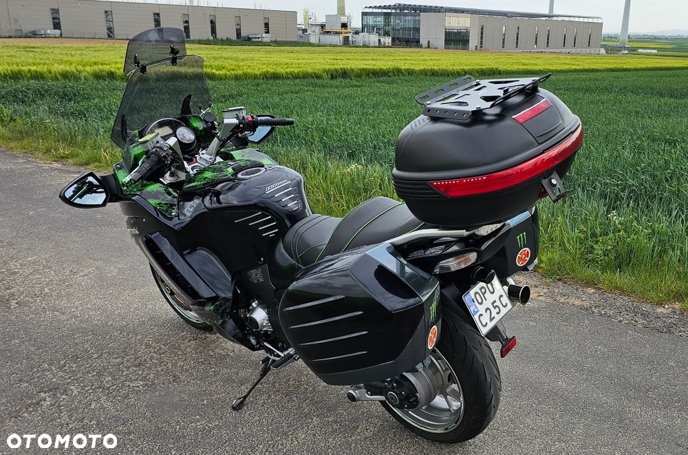 Kawasaki GTR - 6