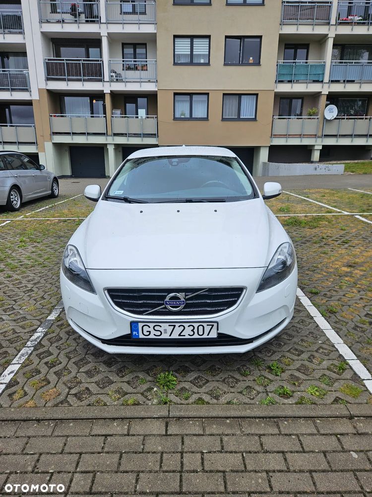 Volvo V40 T3 Momentum - 1