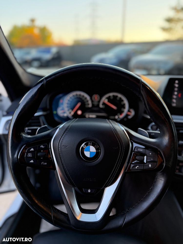 BMW Seria 5 520d xDrive AT - 9