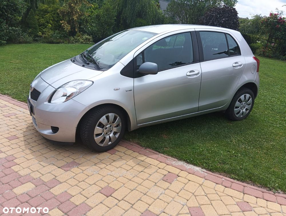 Toyota Yaris - 10