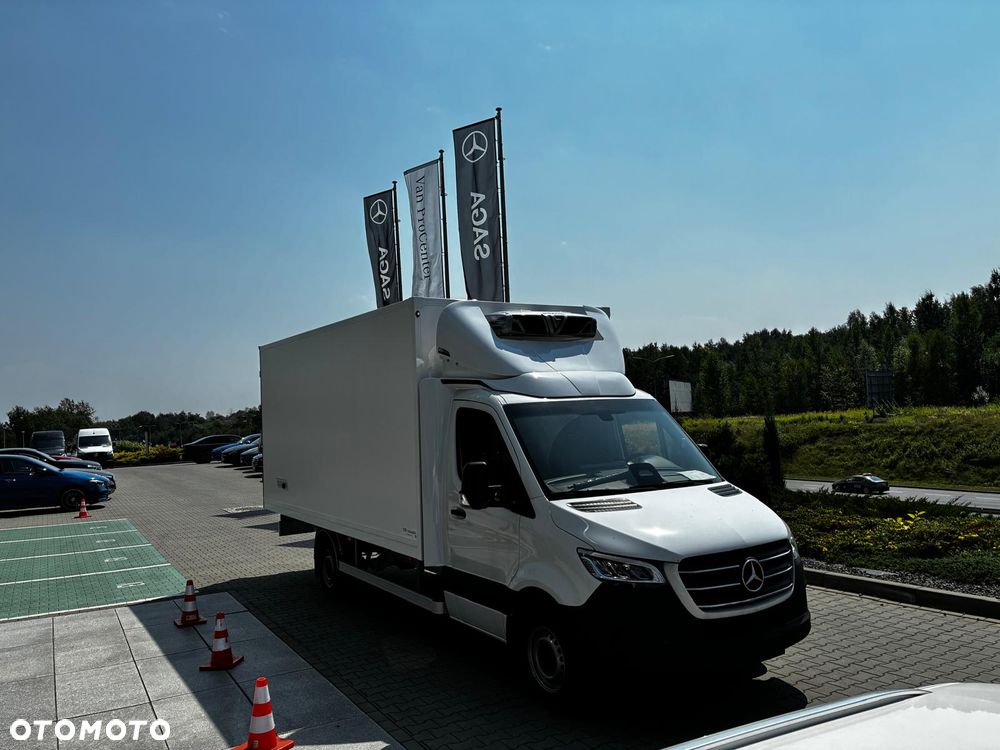 Mercedes-Benz Sprinter - 4