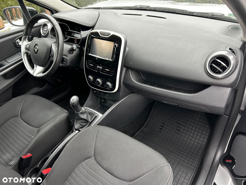 Renault Clio 1.2 16V 75 Limited - 19