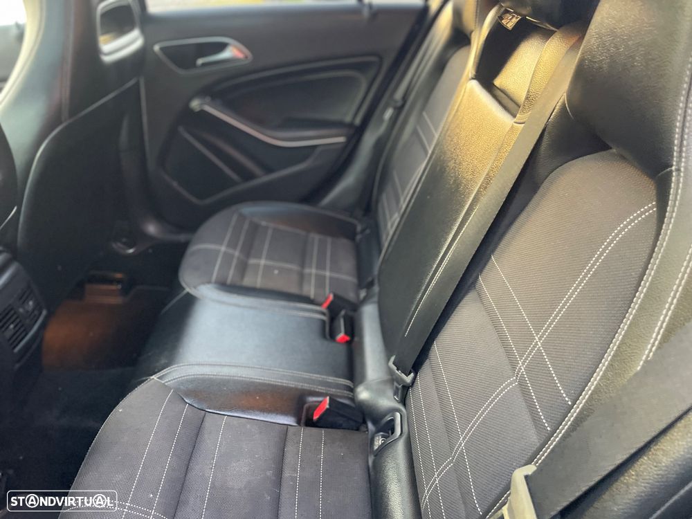 Mercedes-Benz A 180 d Urban - 11