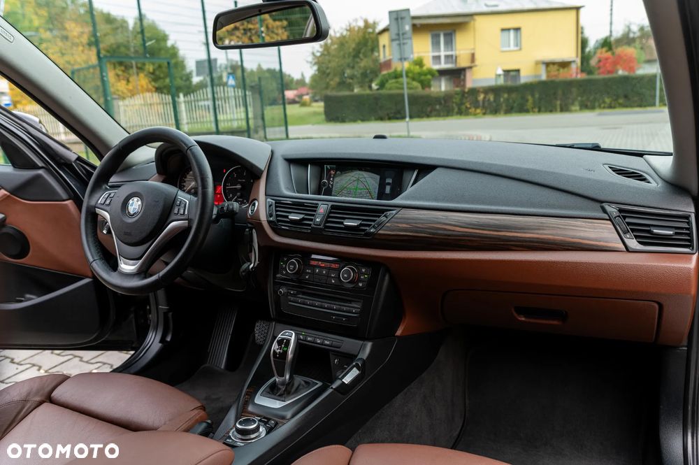BMW X1 xDrive20d xLine - 28