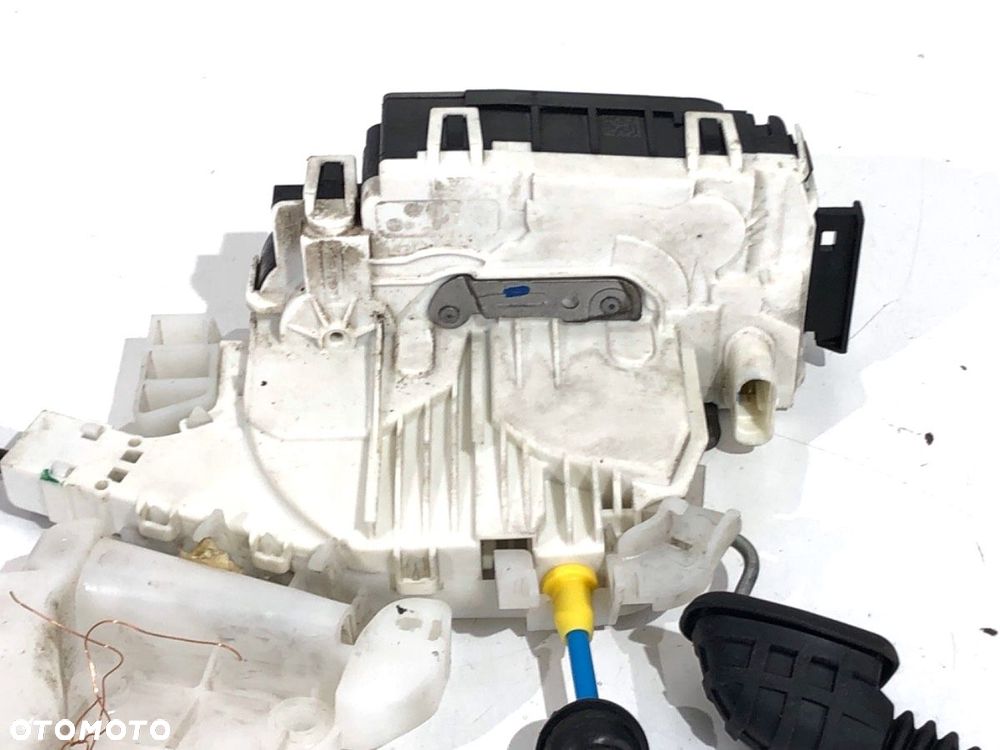 ZAMEK DRZWI PRAWY PRZÓD  MERCEDES-BENZ KLASA E T-Model (S212) 2009 - 2016 E 200 CDI / BlueTEC - 2