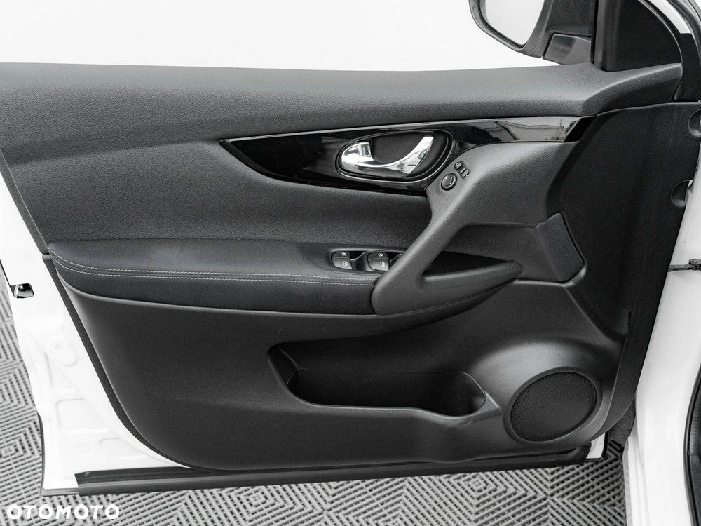 Nissan Qashqai 1.3 DIG-T N-Connecta DCT - 13