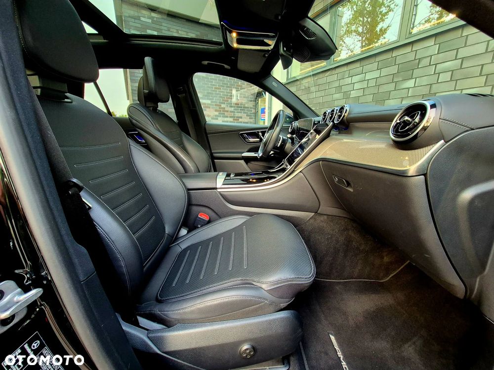 Mercedes-Benz GLC 200 4Matic 9G-TRONIC AMG Line Plus - 31